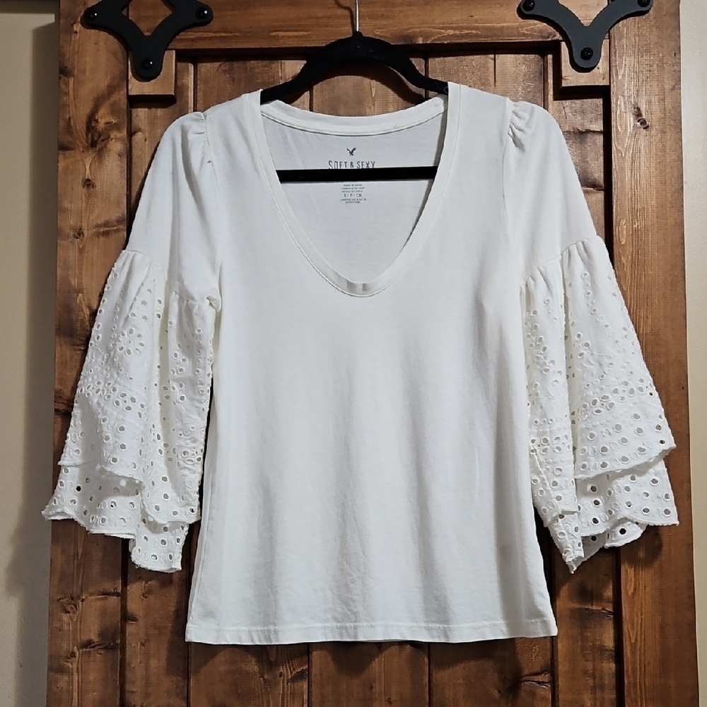 American Eagle Eyelet Lace T-Shirt Cream Small